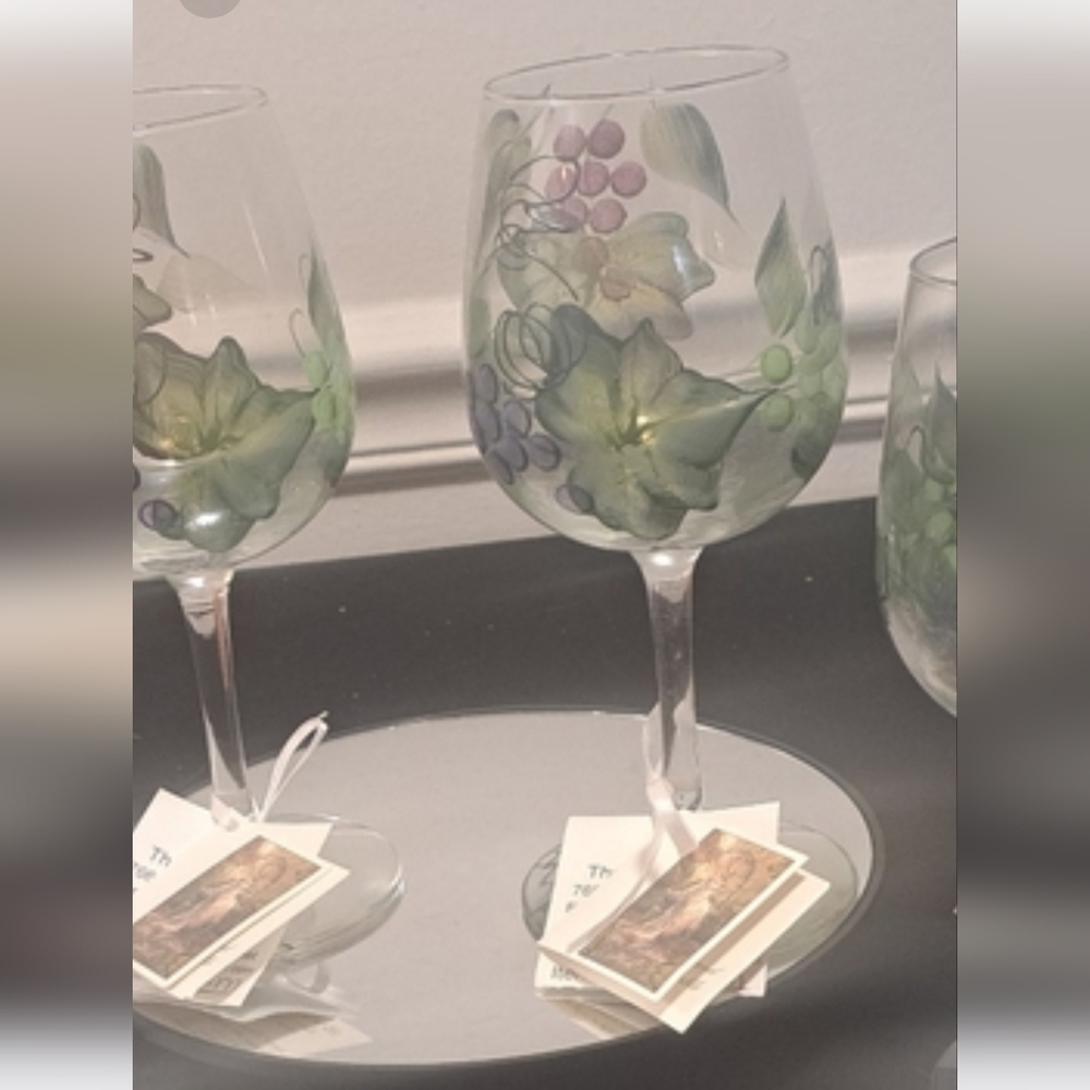 Set of 4 Wine Glasses  Hand Painted with Grapes With Wine Bottle Opener